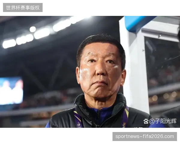 崔康熙高位压迫体系失效，山东泰山中场回防速度不足屡遭对手纵深打击